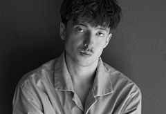Joe Bird shirtless and sexy photos