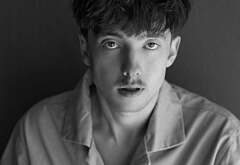 Joe Bird shirtless and sexy photos