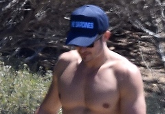 Orlando Bloom frontal nude pics