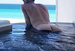 Grant Gustin nude and cock bulge pics