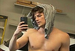 Grant Gustin nude and cock bulge pics
