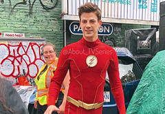 Grant Gustin nude and cock bulge pics