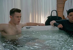 Nolan Gould shirtless in Modern Family 11-10 The Prescott