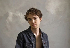 Alex Lawther shirtless and sexy pics