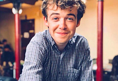 Alex Lawther shirtless and sexy pics