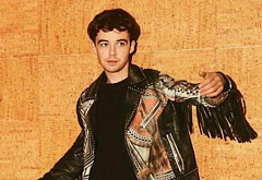 Alex Lawther shirtless and sexy pics