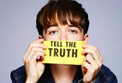 Alex Lawther shirtless and sexy pics