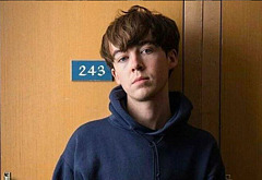 Alex Lawther shirtless and sexy pics
