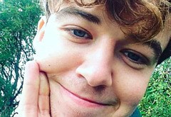 Alex Lawther shirtless and sexy pics