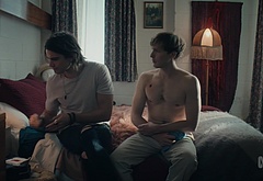 Jackson Gallagher gay kiss in Glitch