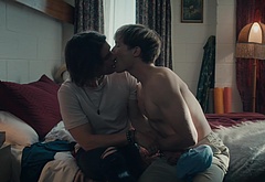 Jackson Gallagher gay kiss in Glitch