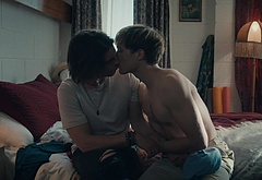 Jackson Gallagher gay kiss in Glitch