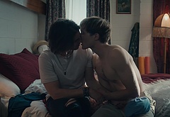 Jackson Gallagher gay kiss in Glitch
