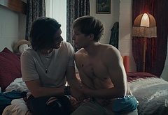 Jackson Gallagher gay kiss in Glitch