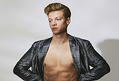 Tom Rhys Harries shirtless and cock bulge pics