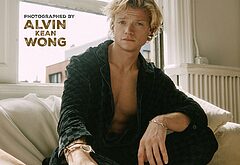 Tom Rhys Harries shirtless and cock bulge pics