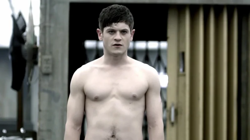 Iwan Rheon Nude Uncensored Pics & NSFW Videos Collection